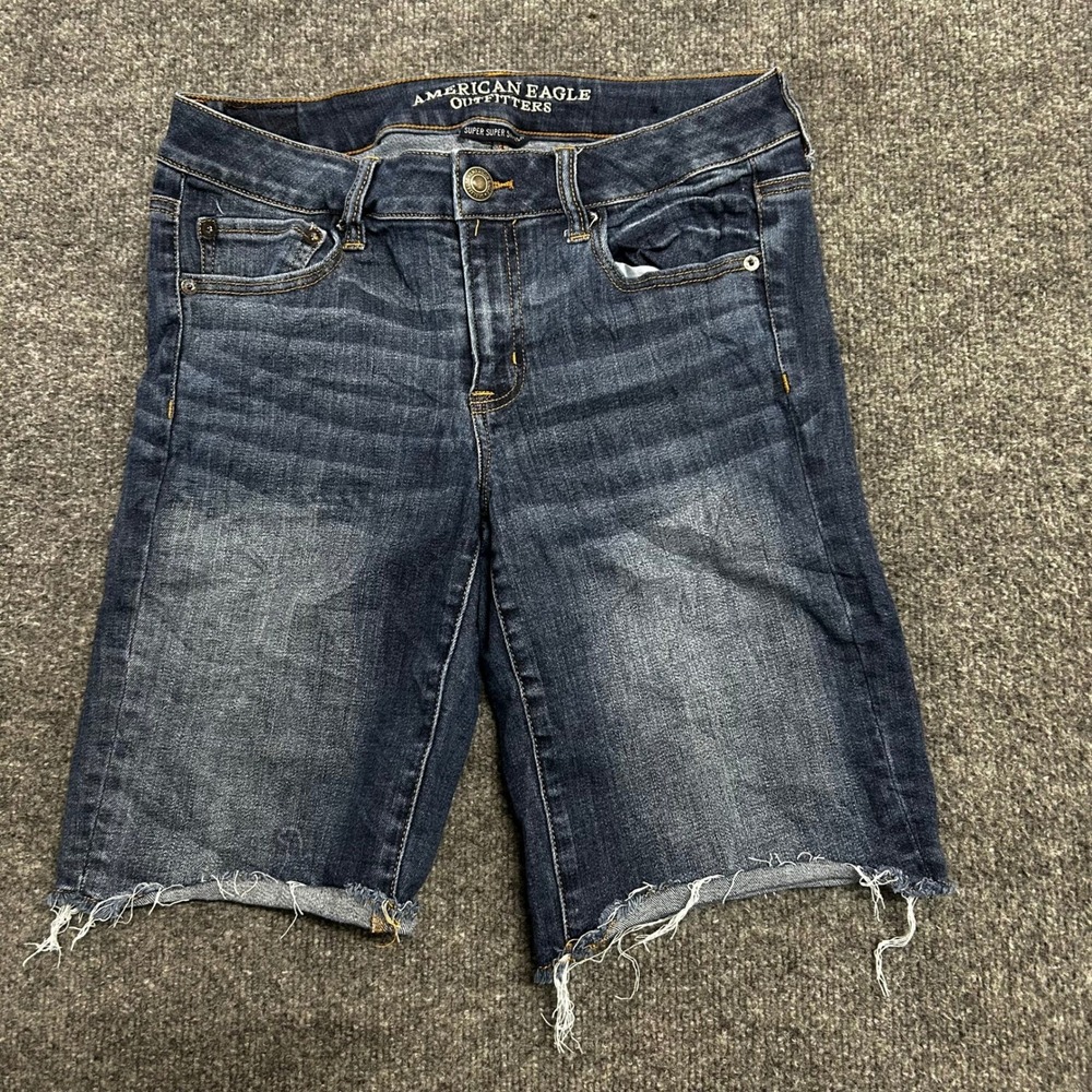 American Eagle Shorts Womens Size 10 Blue Skinny Stretch Viscose Raw Hem Denim